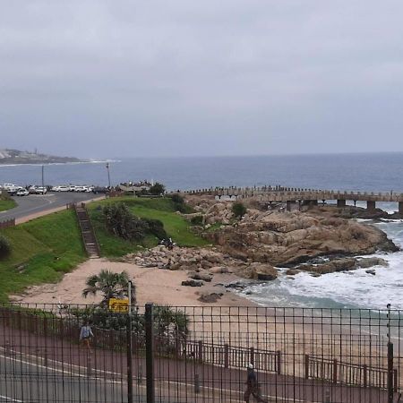 Whale Rock, Modern Beachfront Apartment مارغيت المظهر الخارجي الصورة