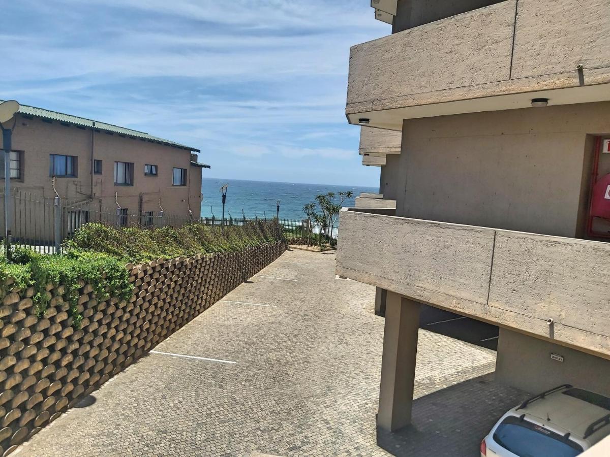 Whale Rock, Modern Beachfront Apartment مارغيت المظهر الخارجي الصورة