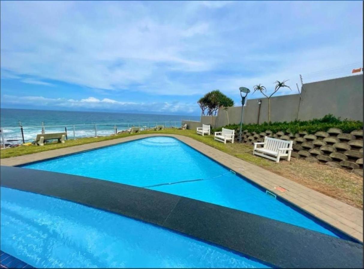 Whale Rock, Modern Beachfront Apartment مارغيت المظهر الخارجي الصورة
